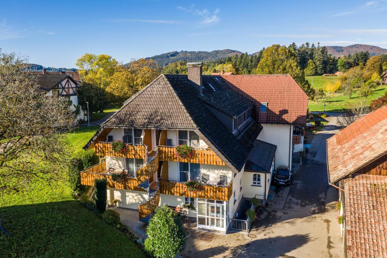Hotel-Restaurant Sennhuette Im Herzen Des Suedschwarzwalds Kleines Wiesental Exterior foto